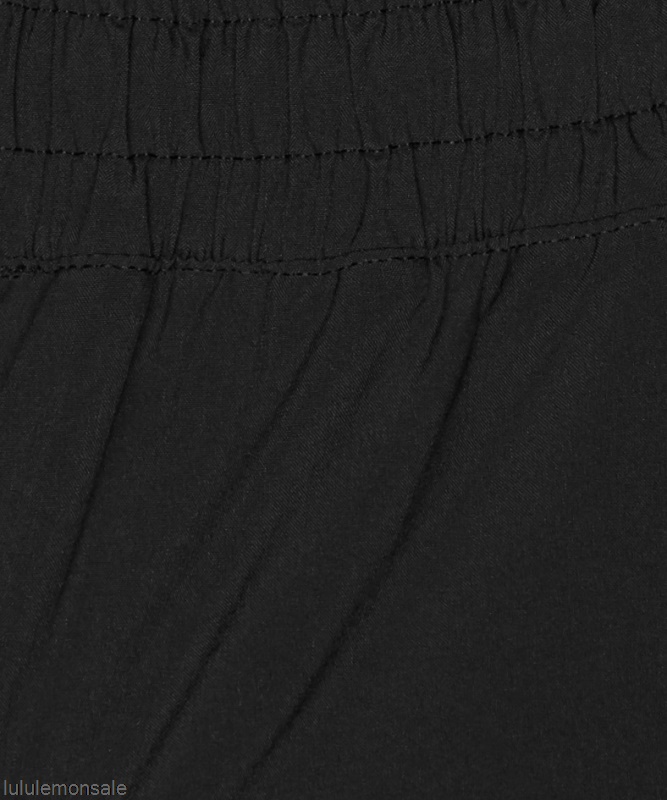 Lululemon Damen DELULU282 | Hotty Hot Low-rise Gefütterte Shorts 4 Schwarz
